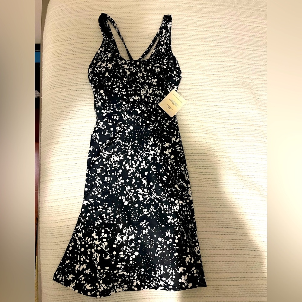 Fabletics activewear with pockets